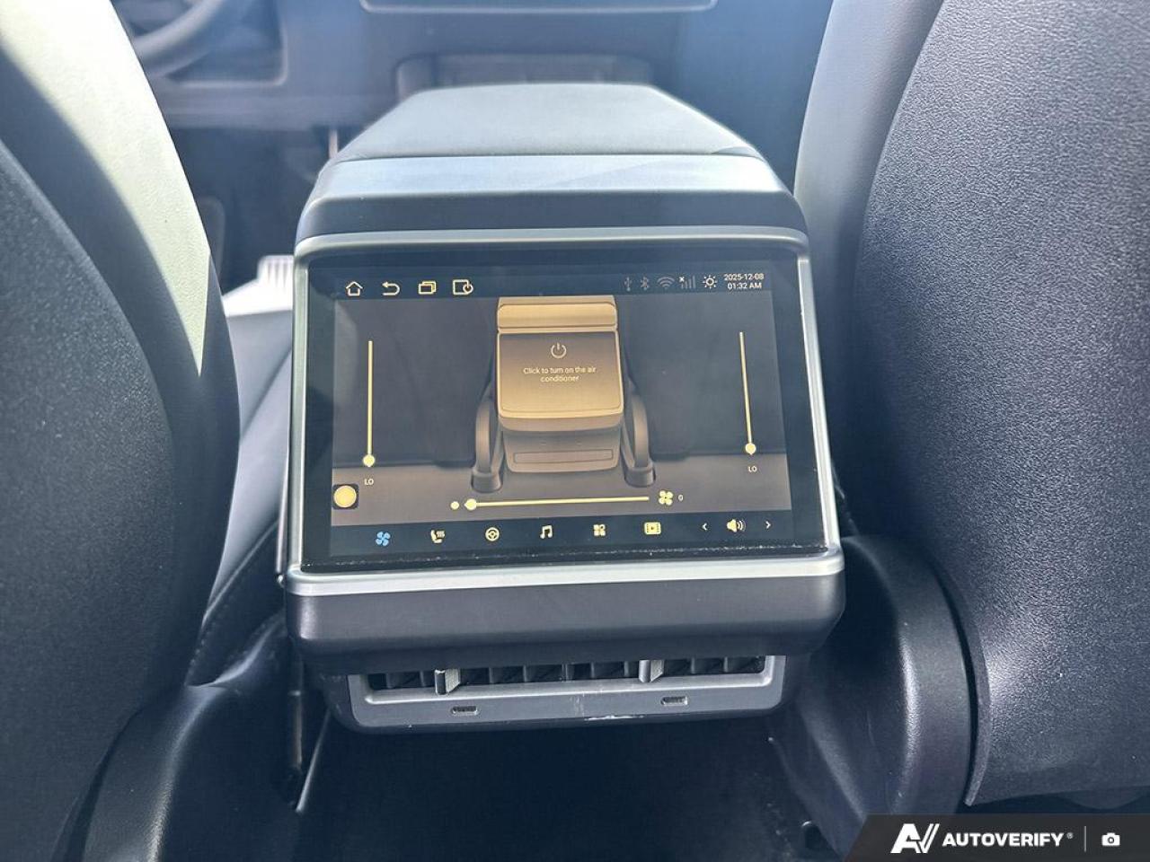 2023 Tesla Model Y LONG RANGE DUAL MOTOR / AWD / DVD / 29,211 KM Photo