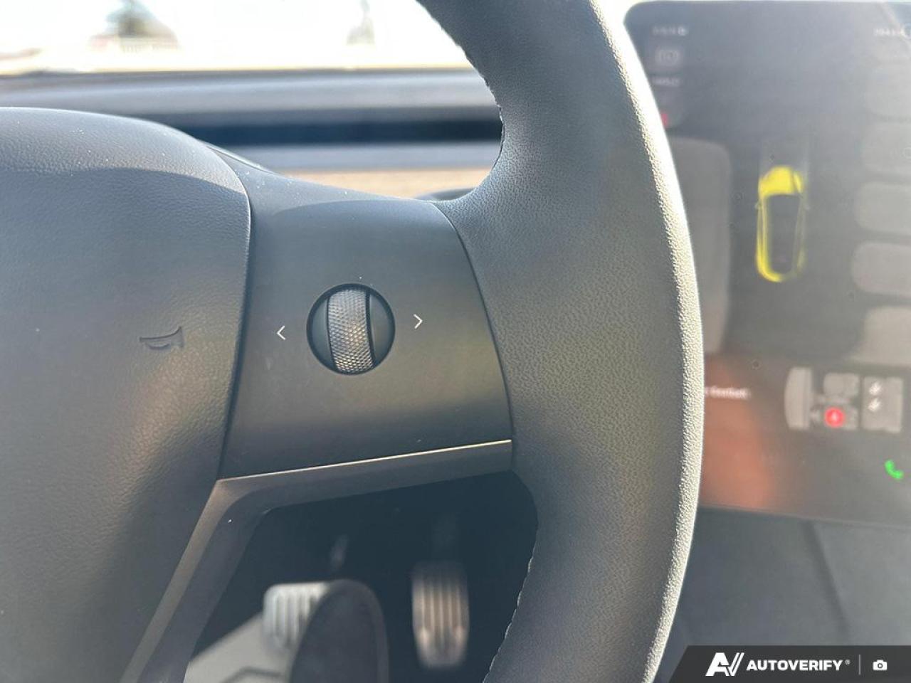 2023 Tesla Model Y LONG RANGE DUAL MOTOR / AWD / DVD / 29,211 KM Photo