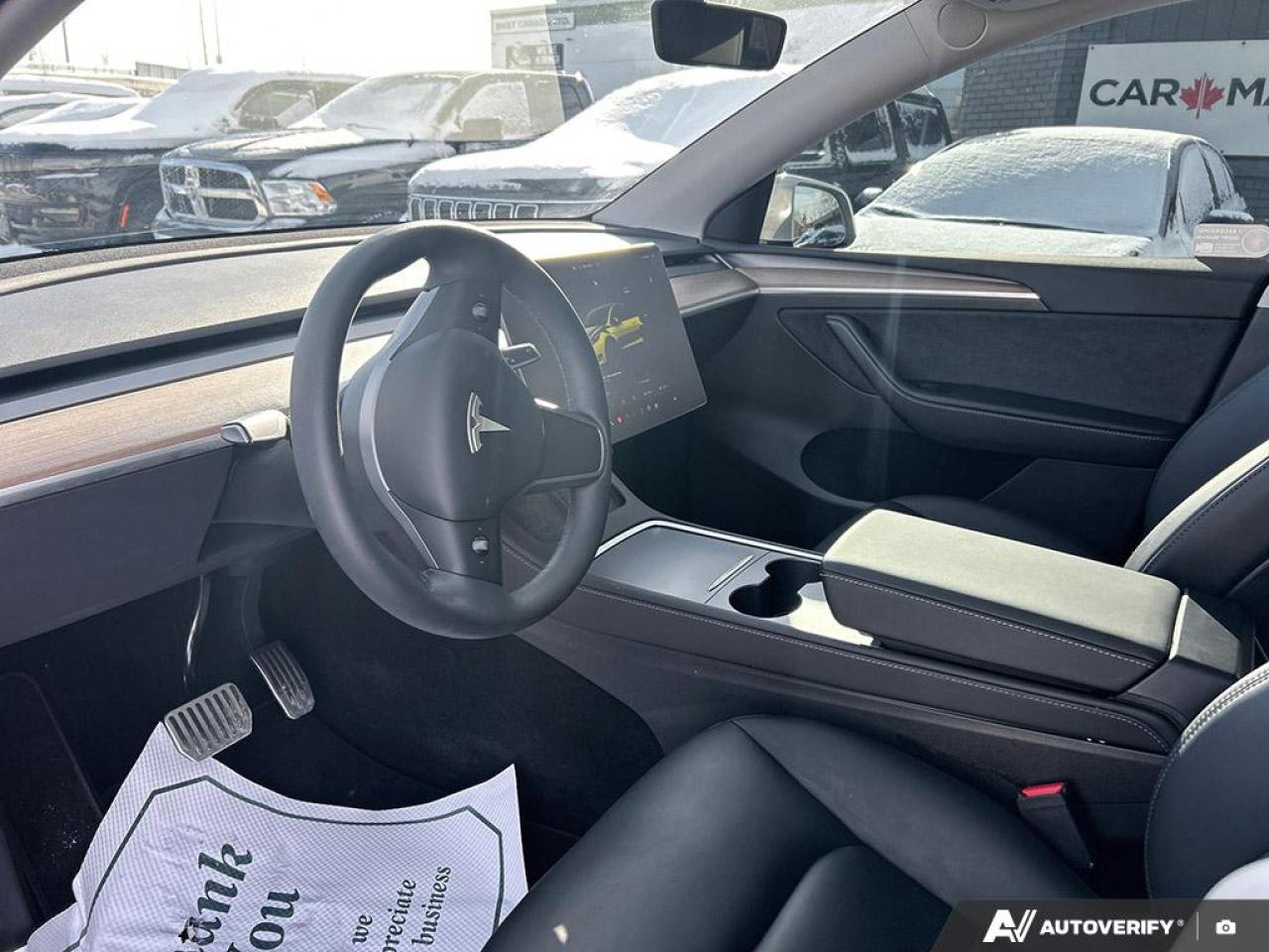 2023 Tesla Model Y LONG RANGE DUAL MOTOR / AWD / DVD / 29,211 KM Photo