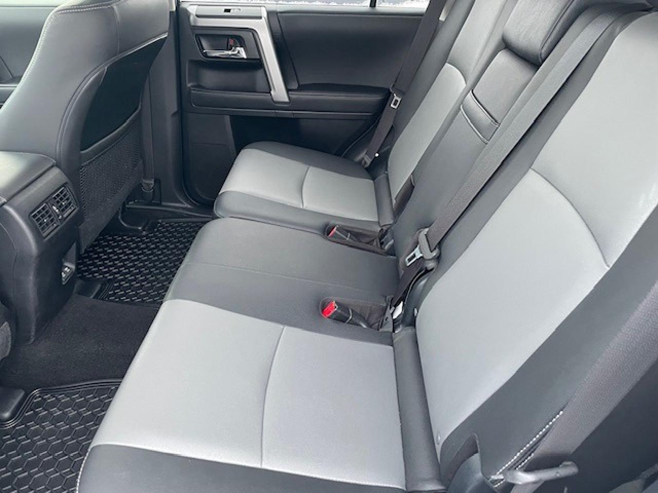 2021 Toyota 4Runner SR5 Photo3