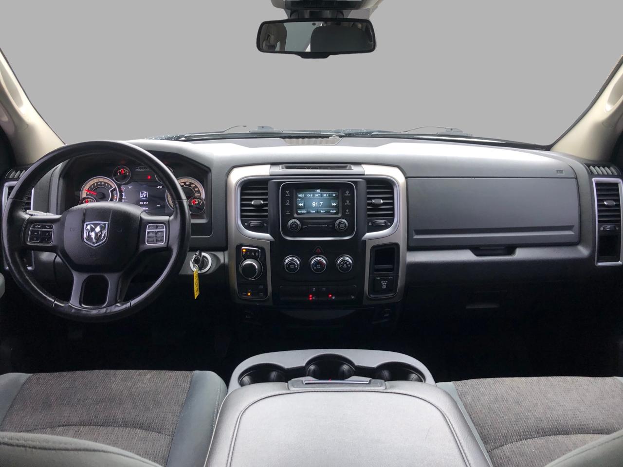 2017 RAM 1500 SLT / B.CAM / H.SEATS / 6 PASSENGER Photo31