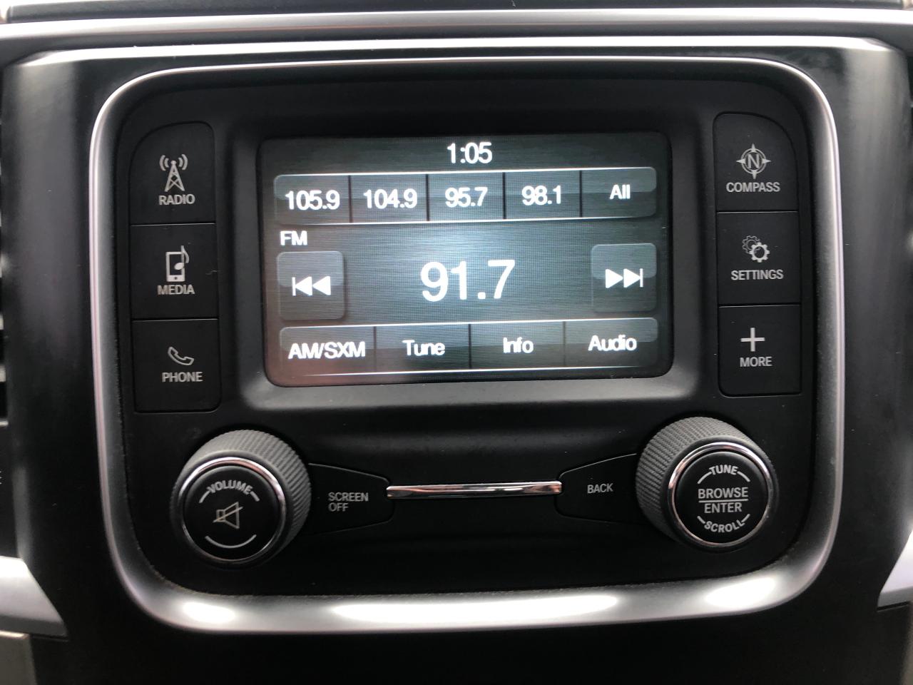 2017 RAM 1500 SLT / B.CAM / H.SEATS / 6 PASSENGER Photo17