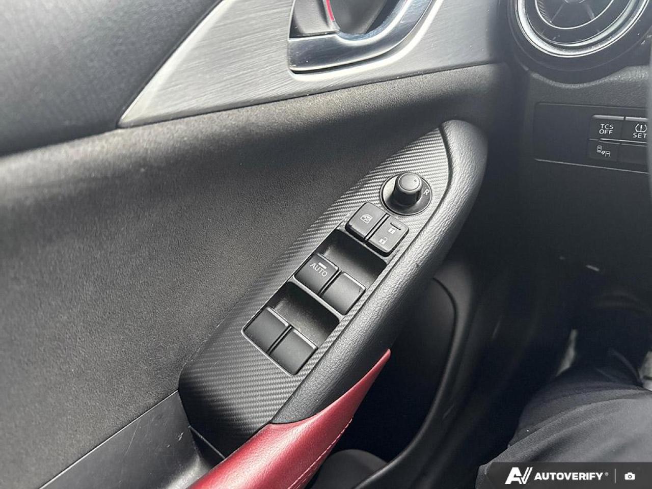 2016 Mazda CX-3 GT / AWD / LEATHER / SUNROOF / LOADED Photo