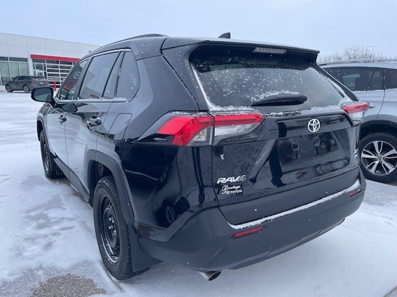 2023 Toyota RAV4  AWD XLE Photo