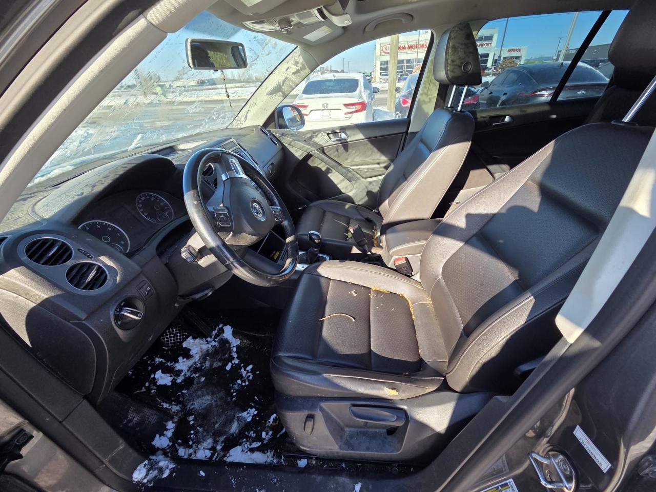 2014 Volkswagen Tiguan TRENDLINE, AUTO, 4 CYL, AUTO, VERY ROUGH, AS IS - Photo #11