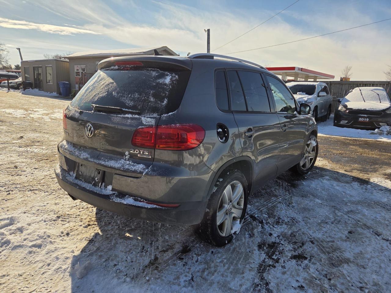 2014 Volkswagen Tiguan TRENDLINE, AUTO, 4 CYL, AUTO, VERY ROUGH, AS IS Photo4