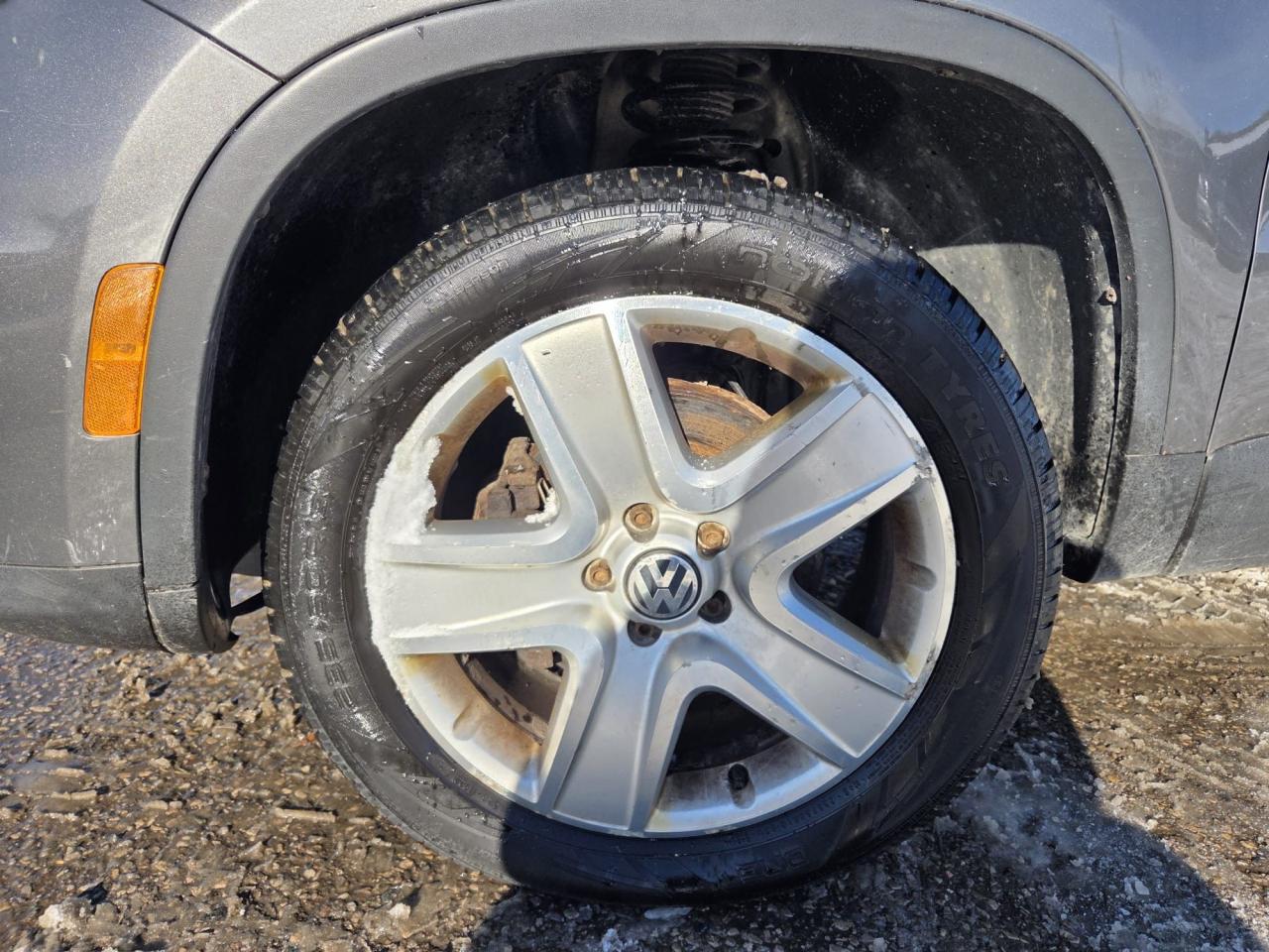 2014 Volkswagen Tiguan TRENDLINE, AUTO, 4 CYL, AUTO, VERY ROUGH, AS IS - Photo #14