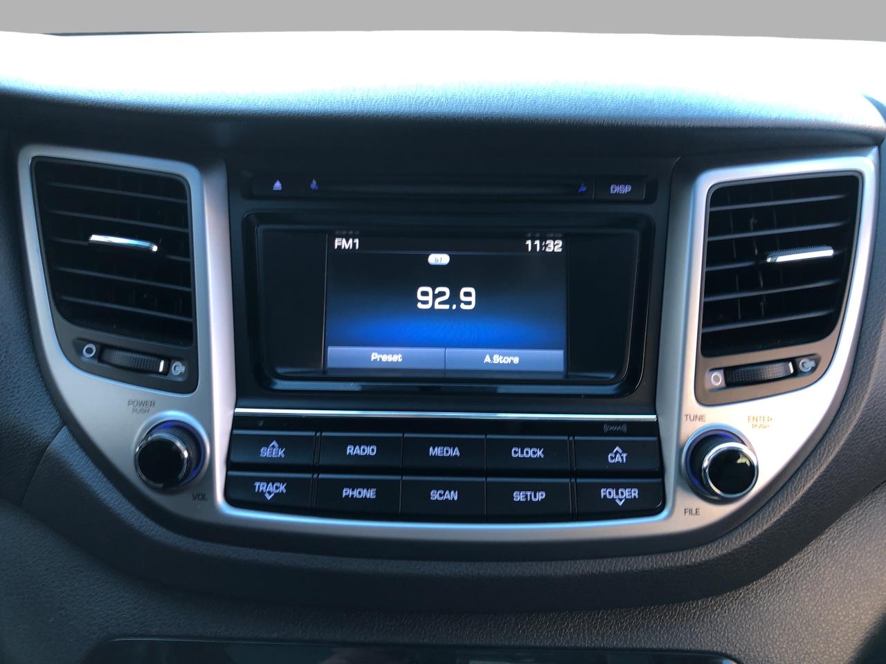 2017 Hyundai Tucson SE / LTHR / B.CAM / S.ROOF / MOONROOF Photo16