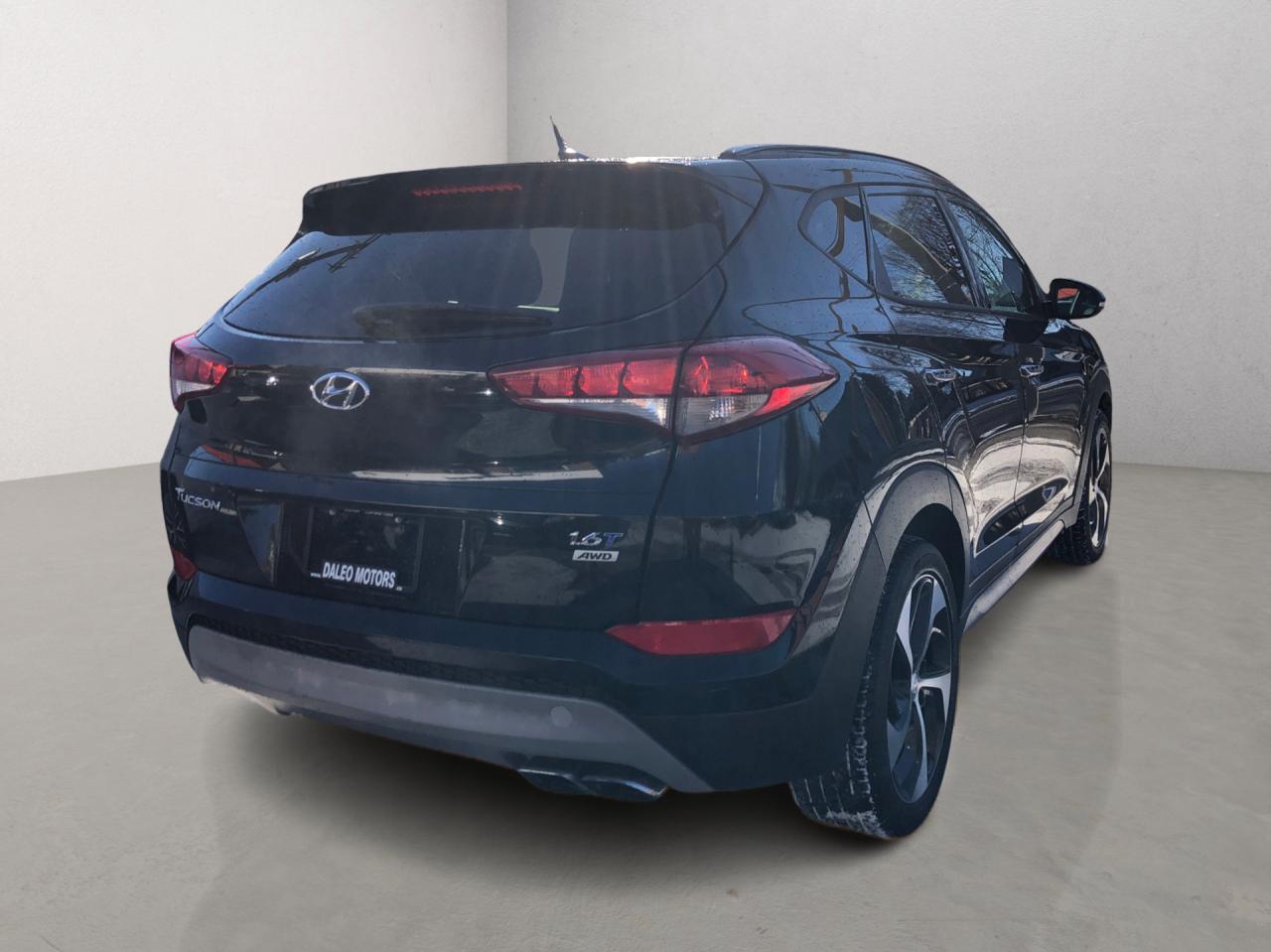 2017 Hyundai Tucson SE / LTHR / B.CAM / S.ROOF / MOONROOF Photo