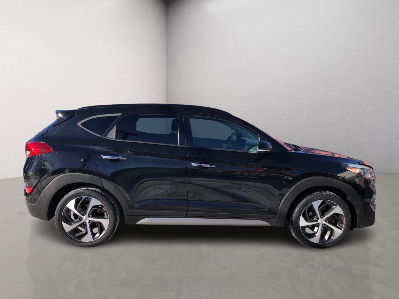 2017 Hyundai Tucson SE / LTHR / B.CAM / S.ROOF / MOONROOF Photo6