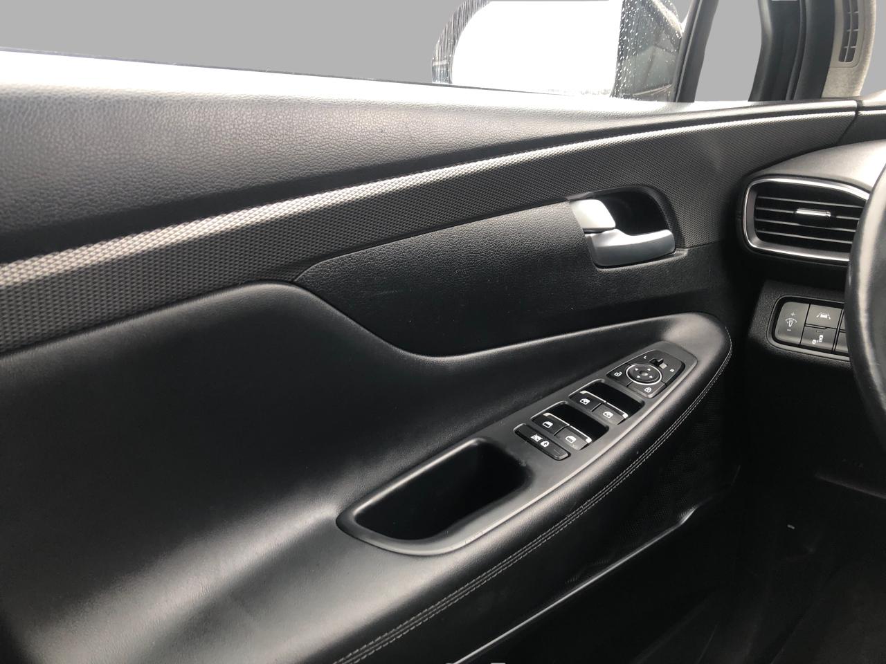 2020 Hyundai Santa Fe Preferred / B.CAM / S.ROOF / MOONROOF / WOOD TRIM Photo31