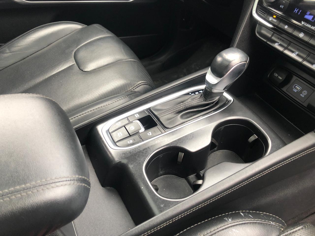 2020 Hyundai Santa Fe Preferred / B.CAM / S.ROOF / MOONROOF / WOOD TRIM Photo