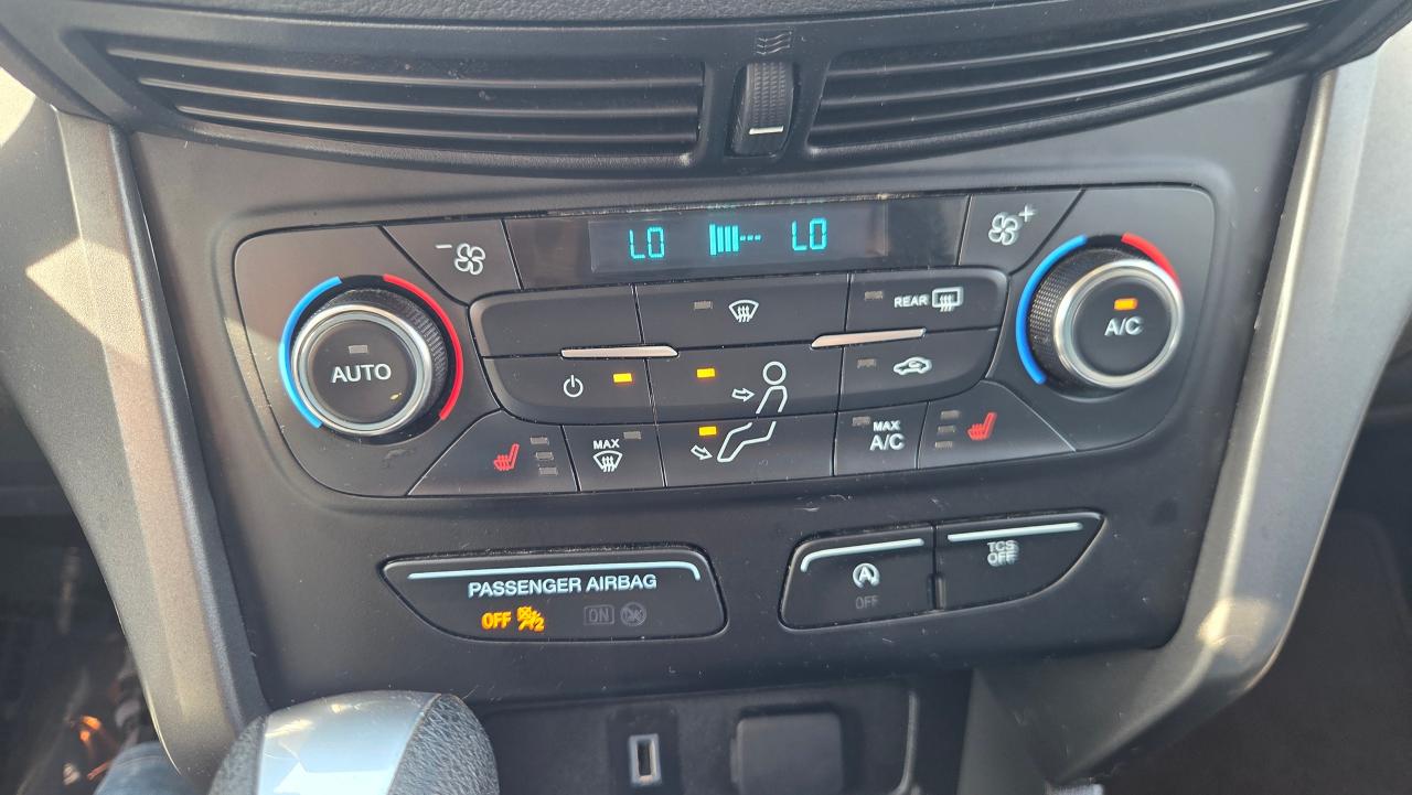2017 Ford Escape 4WD 4dr SE 20L w/Navi/Cam - Photo #15
