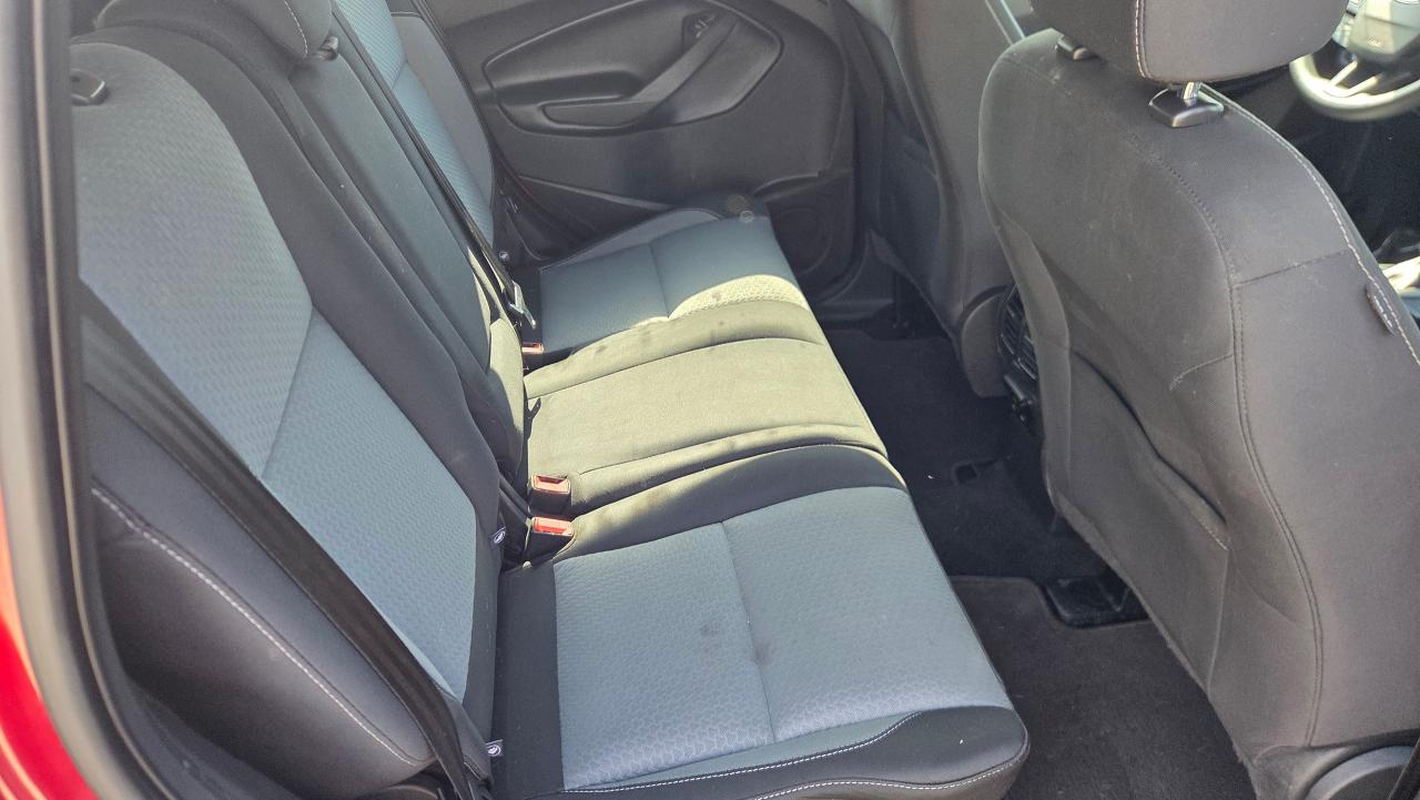 2017 Ford Escape 4WD 4dr SE 20L w/Navi/Cam - Photo #9