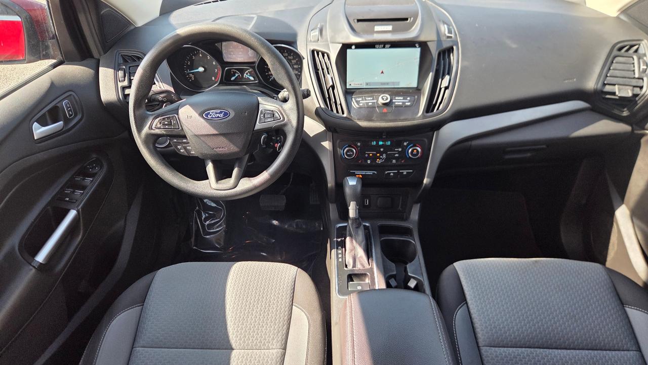 2017 Ford Escape 4WD 4dr SE 20L w/Navi/Cam - Photo #11