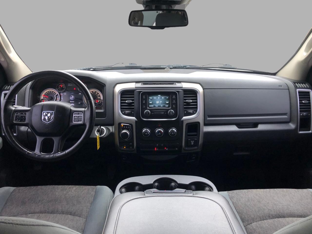 2017 RAM 1500 SLT / B.CAM / H.SEATS / 6 PASSENGER