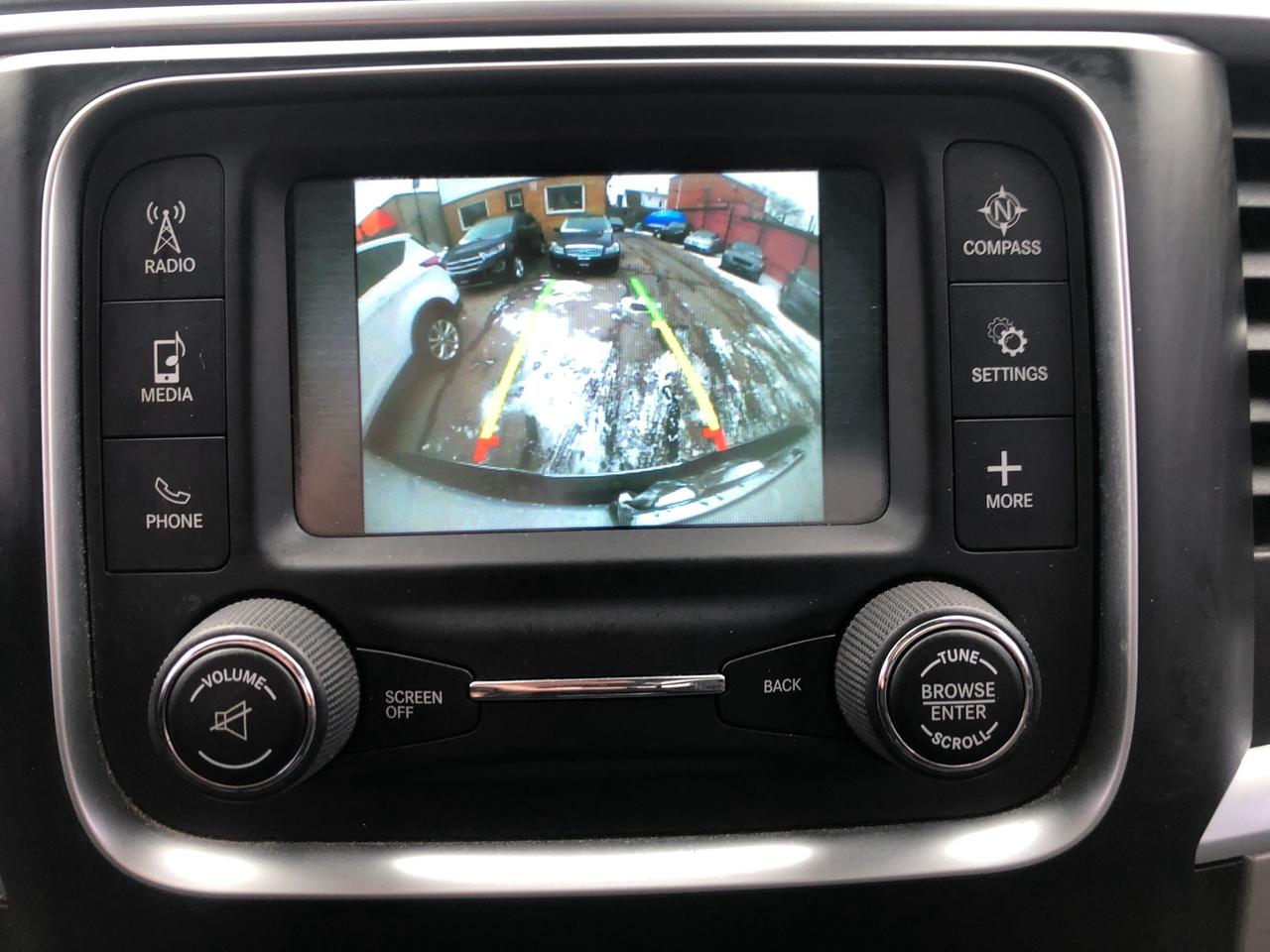 2017 RAM 1500 SLT / B.CAM / H.SEATS / 6 PASSENGER