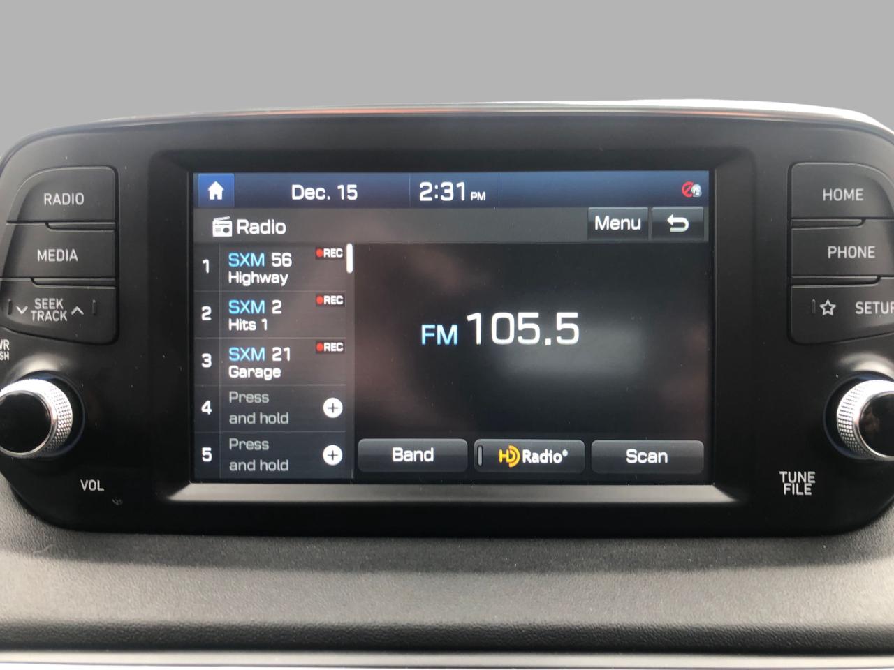 2020 Hyundai Santa Fe Preferred / B.CAM / S.ROOF / MOONROOF / WOOD TRIM