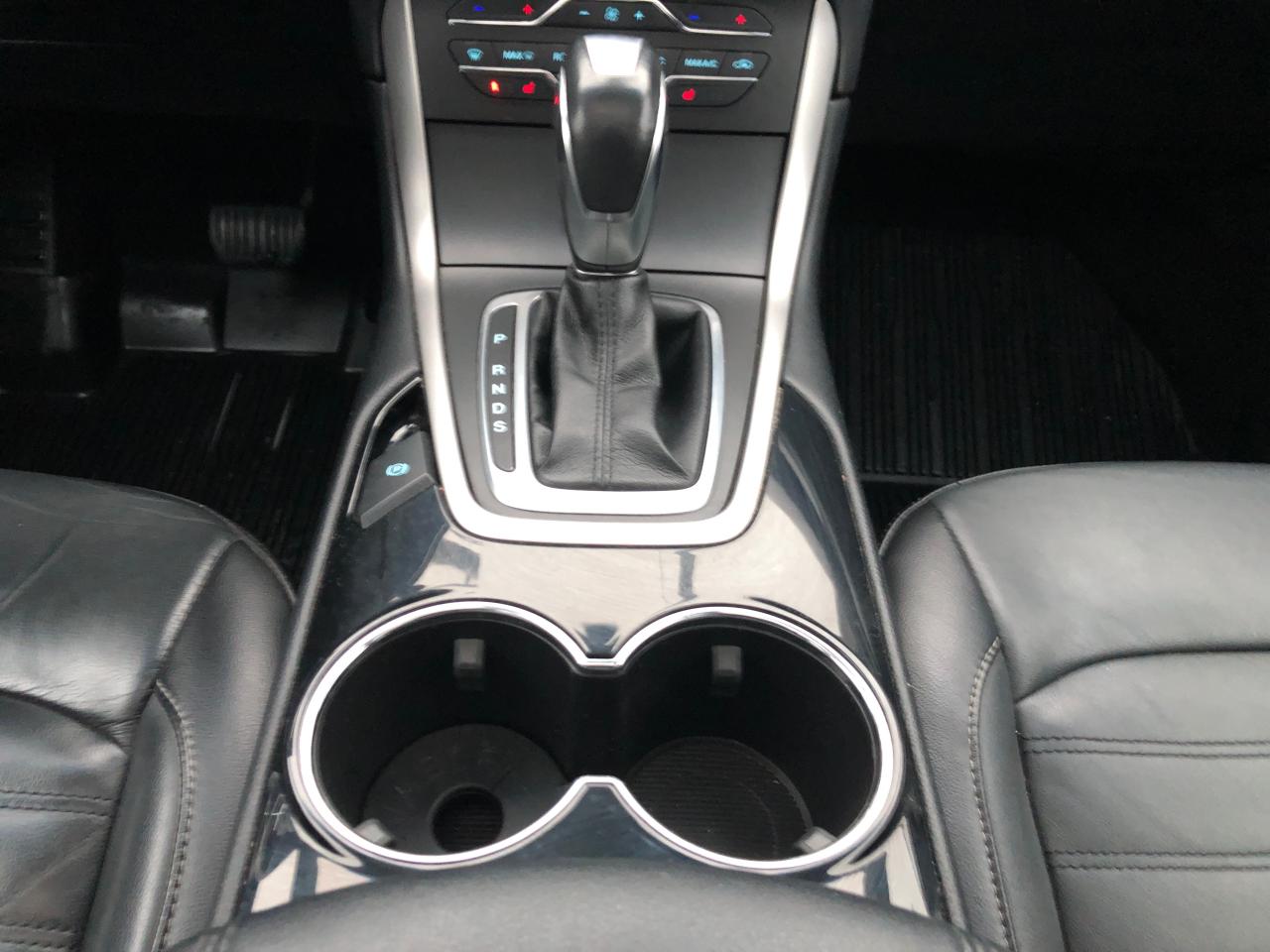 2018 Ford Edge SEL / B.CAM / H.SEATS / NAV / LTHR Photo