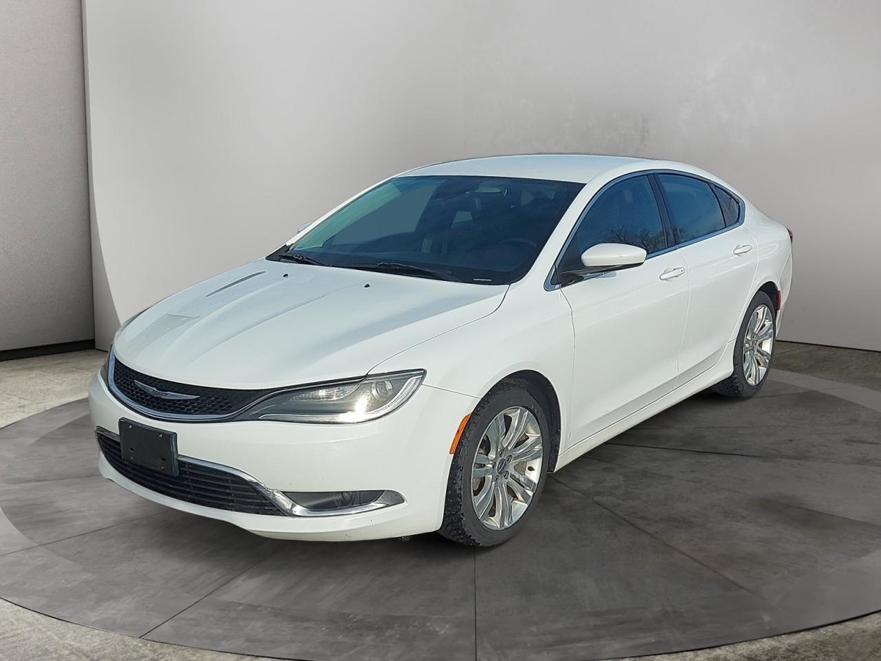 2015 Chrysler 200 Limited Photo0