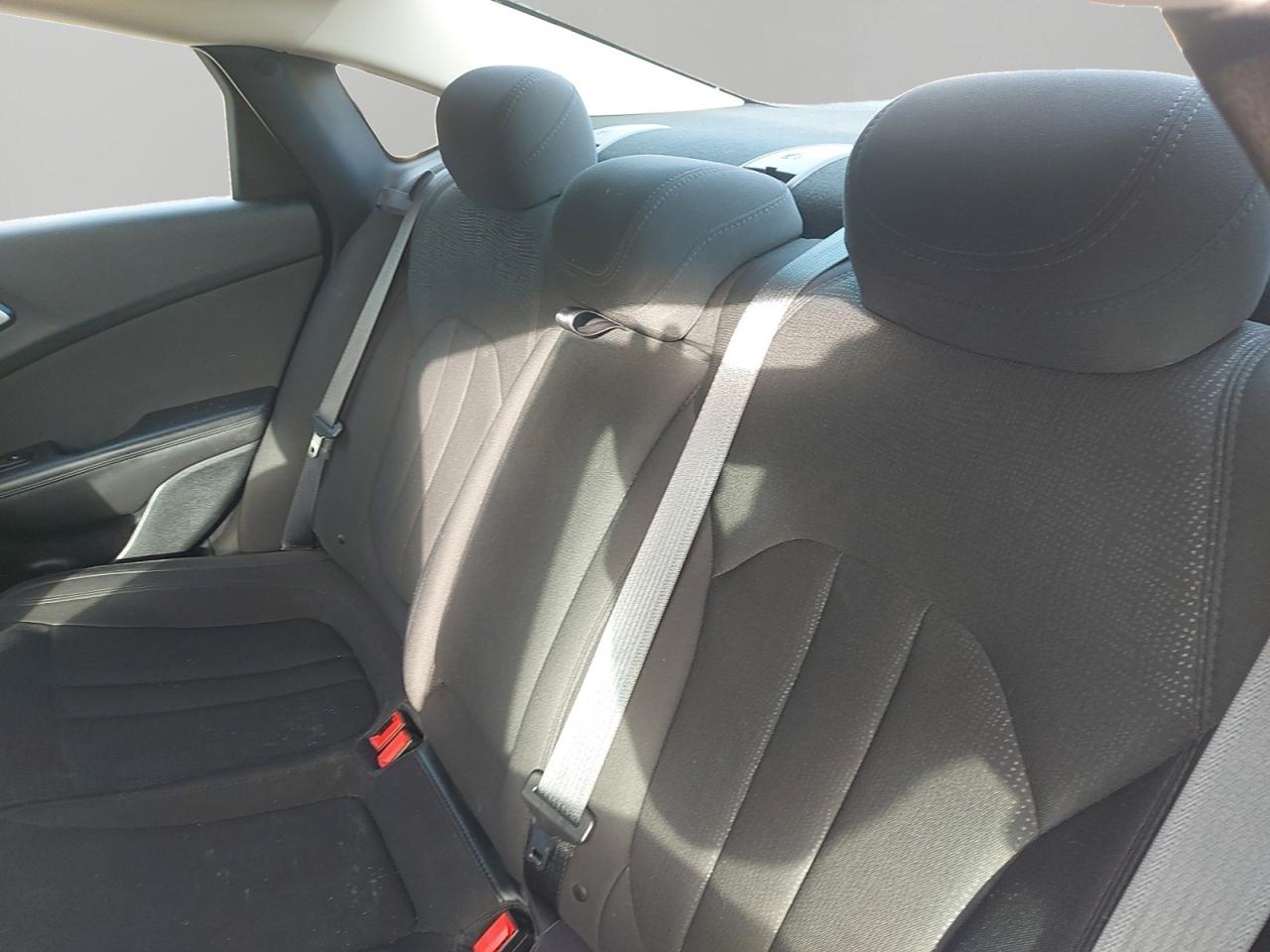 2015 Chrysler 200 Limited Photo