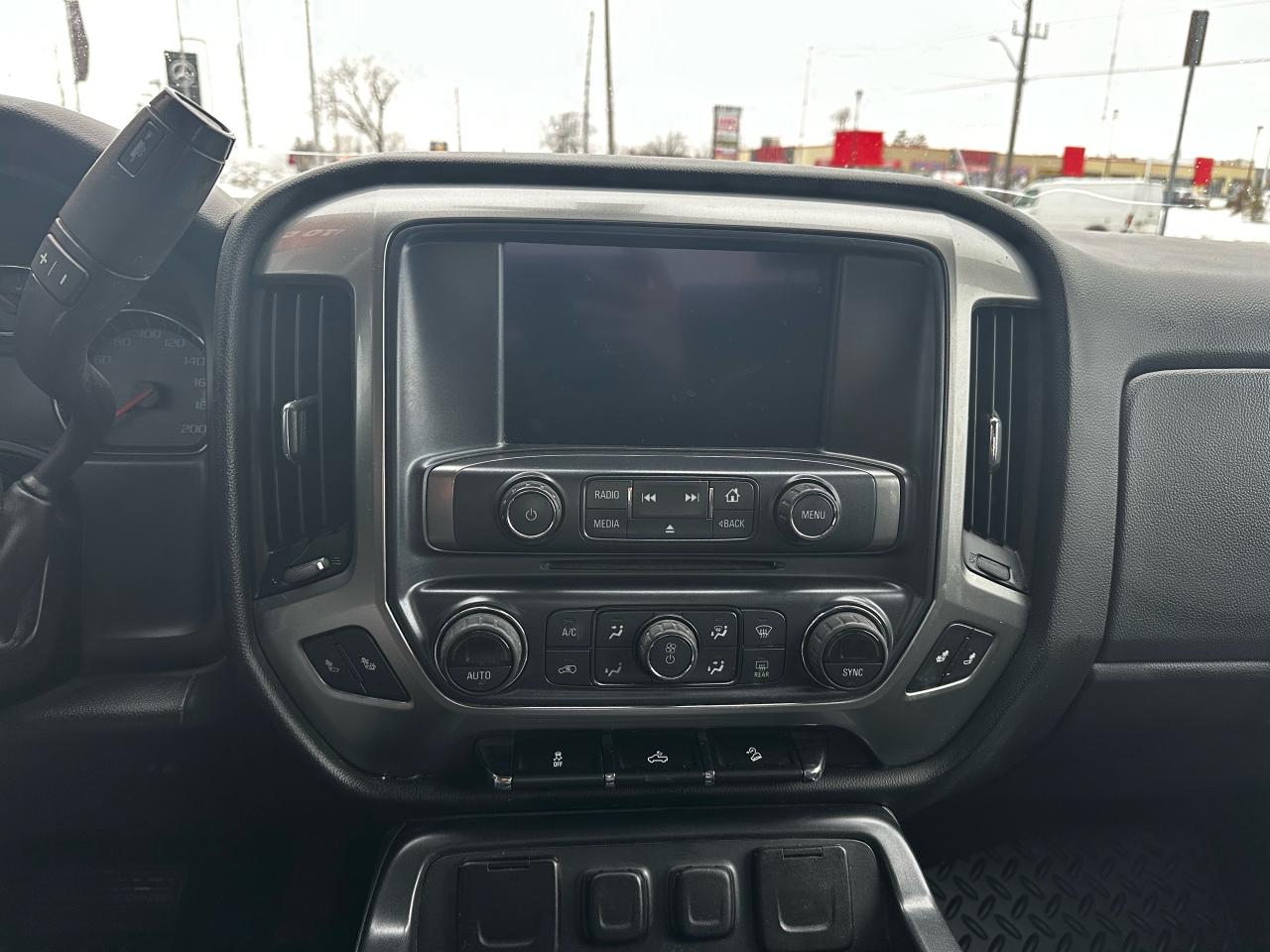 2017 Chevrolet Silverado LT Photo