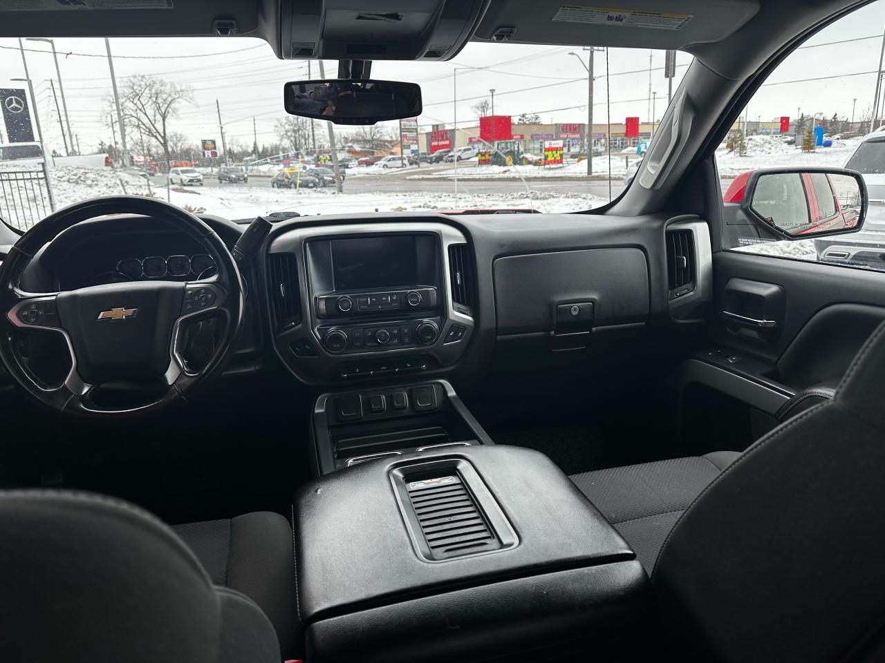 2017 Chevrolet Silverado LT Photo4