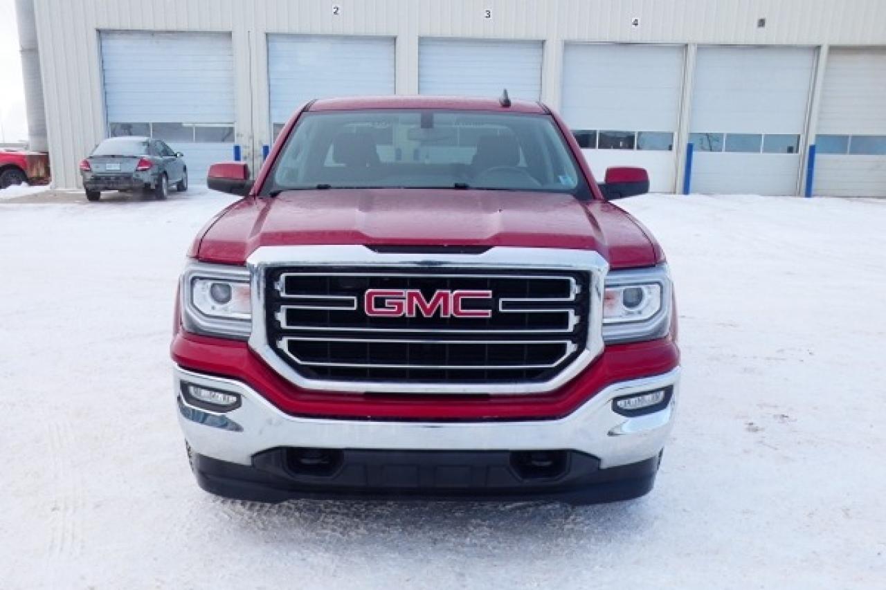 2018 GMC Sierra 1500 SLE 4WD Double Cab w/Htd cloth, BUC - Photo #3