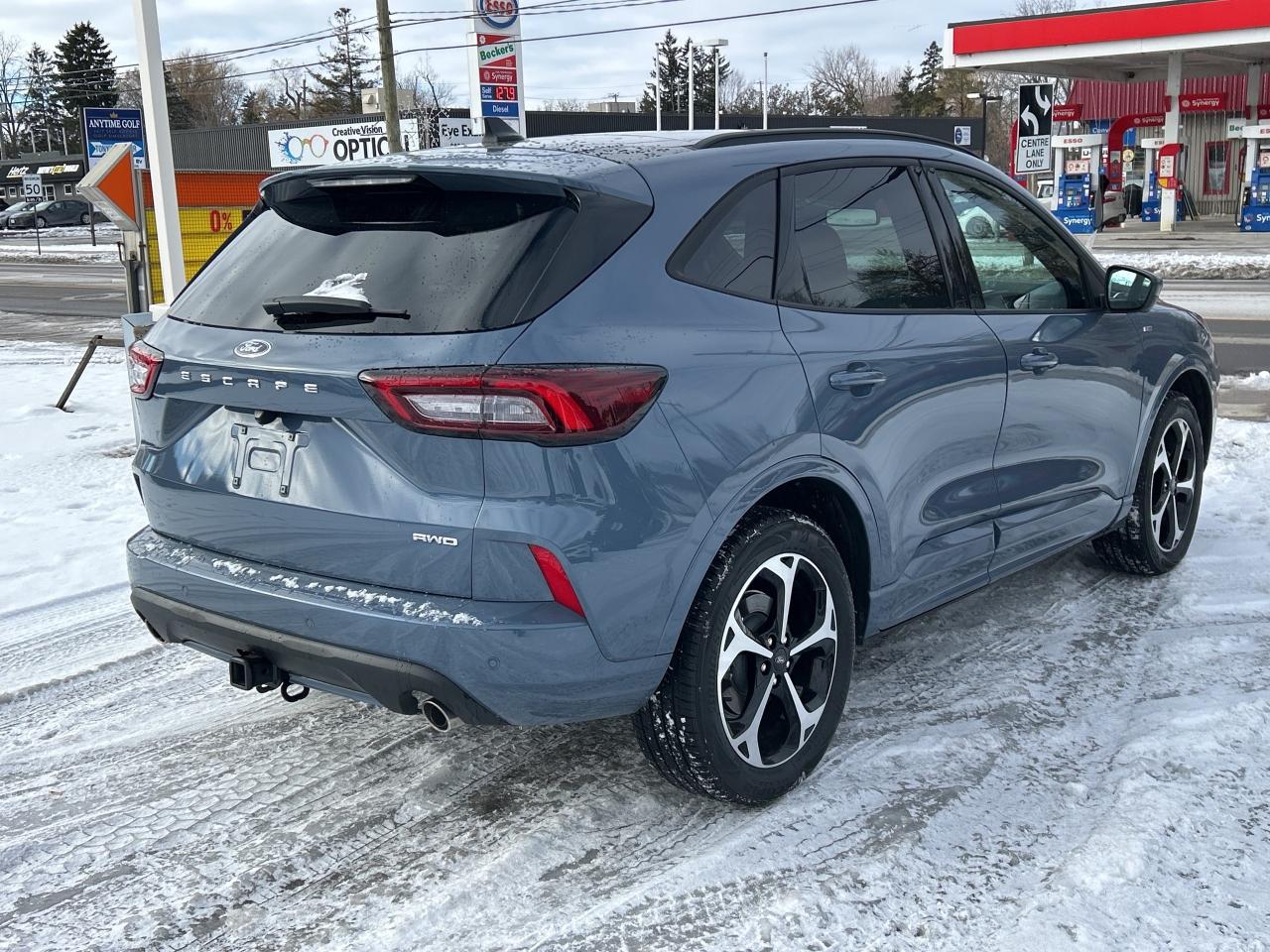 2025 Ford Escape ST-Line Elite AWD Photo4