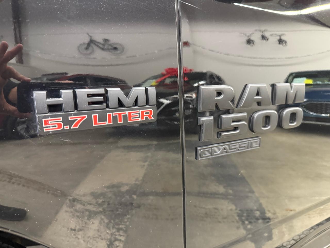 2021 RAM 1500 Classic EXPRESS - Photo #11