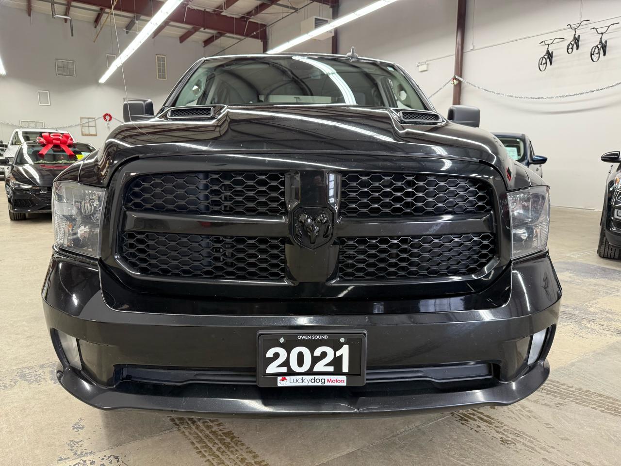 2021 RAM 1500 Classic EXPRESS - Photo #3