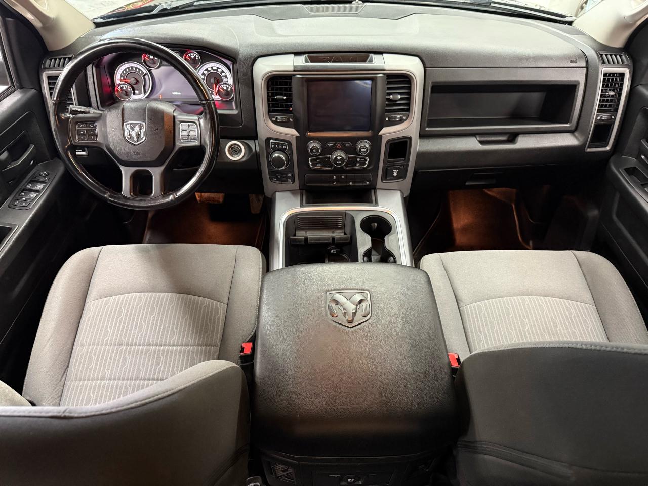 2021 RAM 1500 Classic EXPRESS - Photo #12