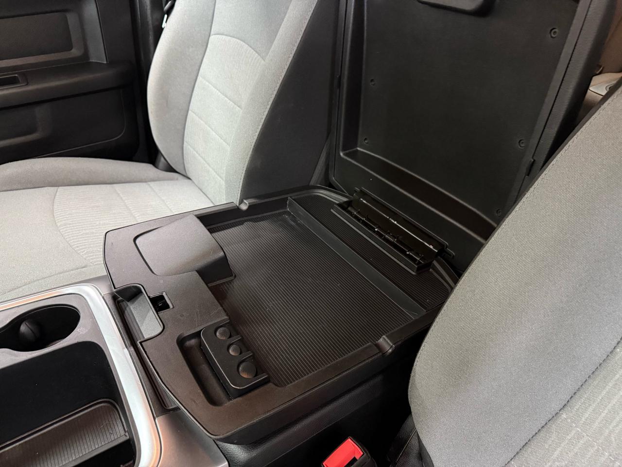 2021 RAM 1500 Classic EXPRESS - Photo #19