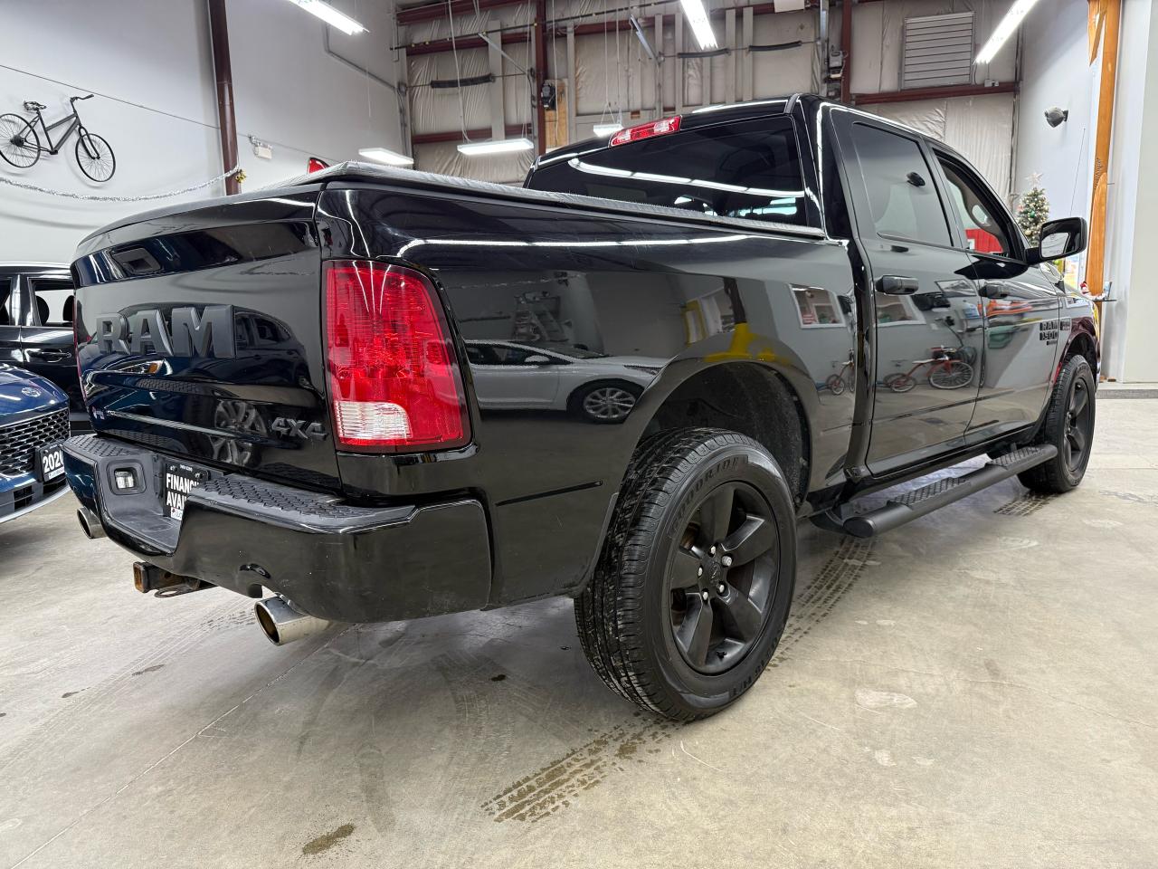 2021 RAM 1500 Classic EXPRESS - Photo #6