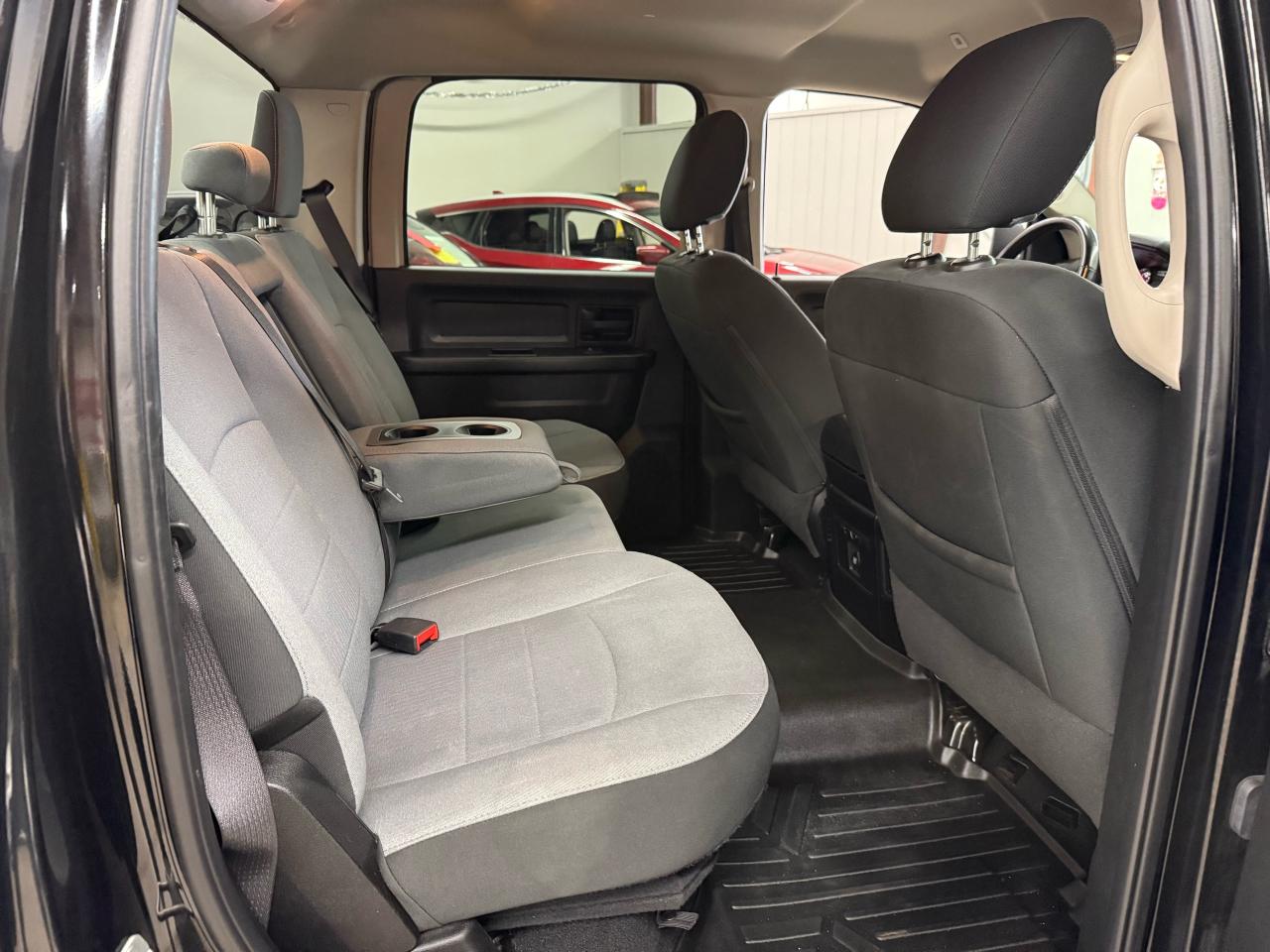 2021 RAM 1500 Classic EXPRESS - Photo #26