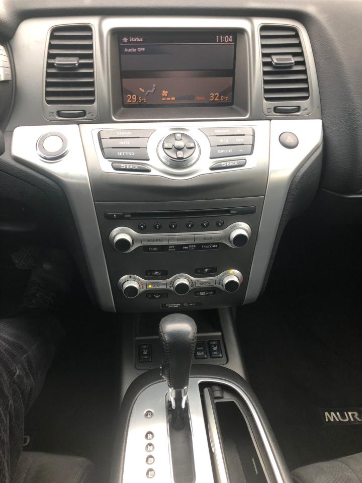 2011 Nissan Murano SV - Photo #10