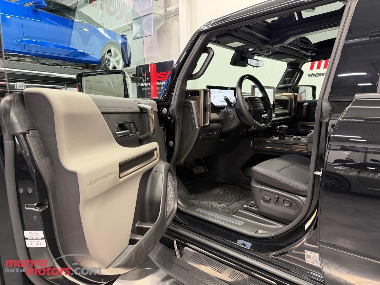 2025 GMC HUMMER EV SUV e4WD 4dr 2X Photo