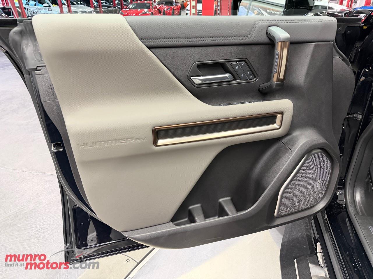 2025 GMC HUMMER EV SUV e4WD 4dr 2X Photo