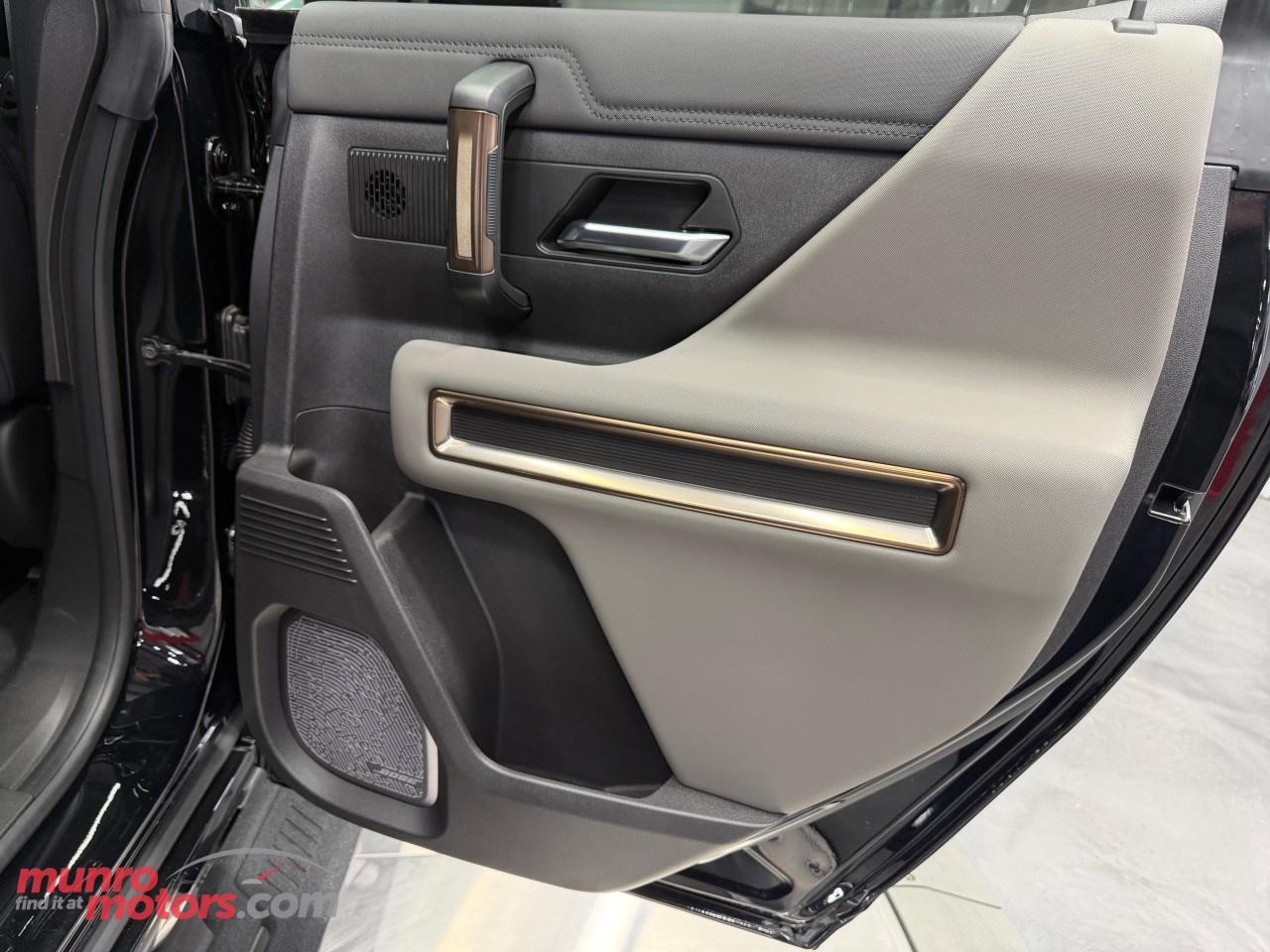 2025 GMC HUMMER EV SUV e4WD 4dr 2X Photo