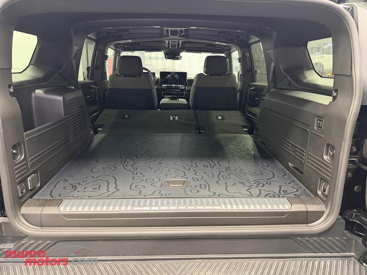 2025 GMC HUMMER EV SUV e4WD 4dr 2X Photo