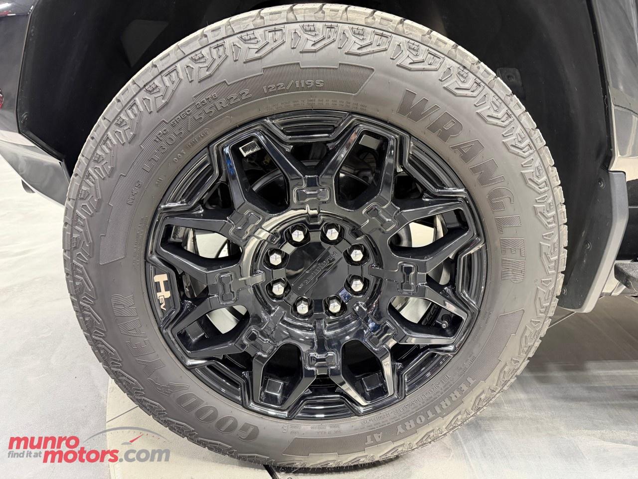 2025 GMC HUMMER EV SUV e4WD 4dr 2X Photo