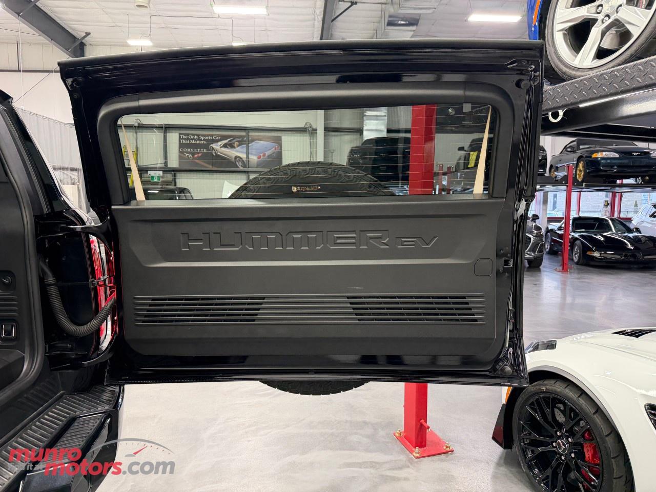 2025 GMC HUMMER EV SUV e4WD 4dr 2X Photo