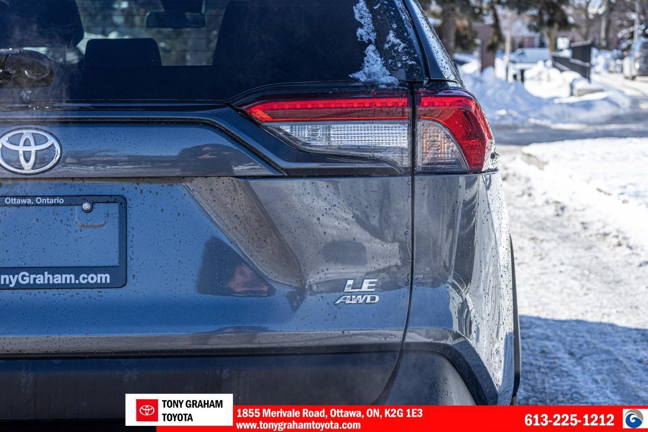 2022 Toyota RAV4 LE Photo