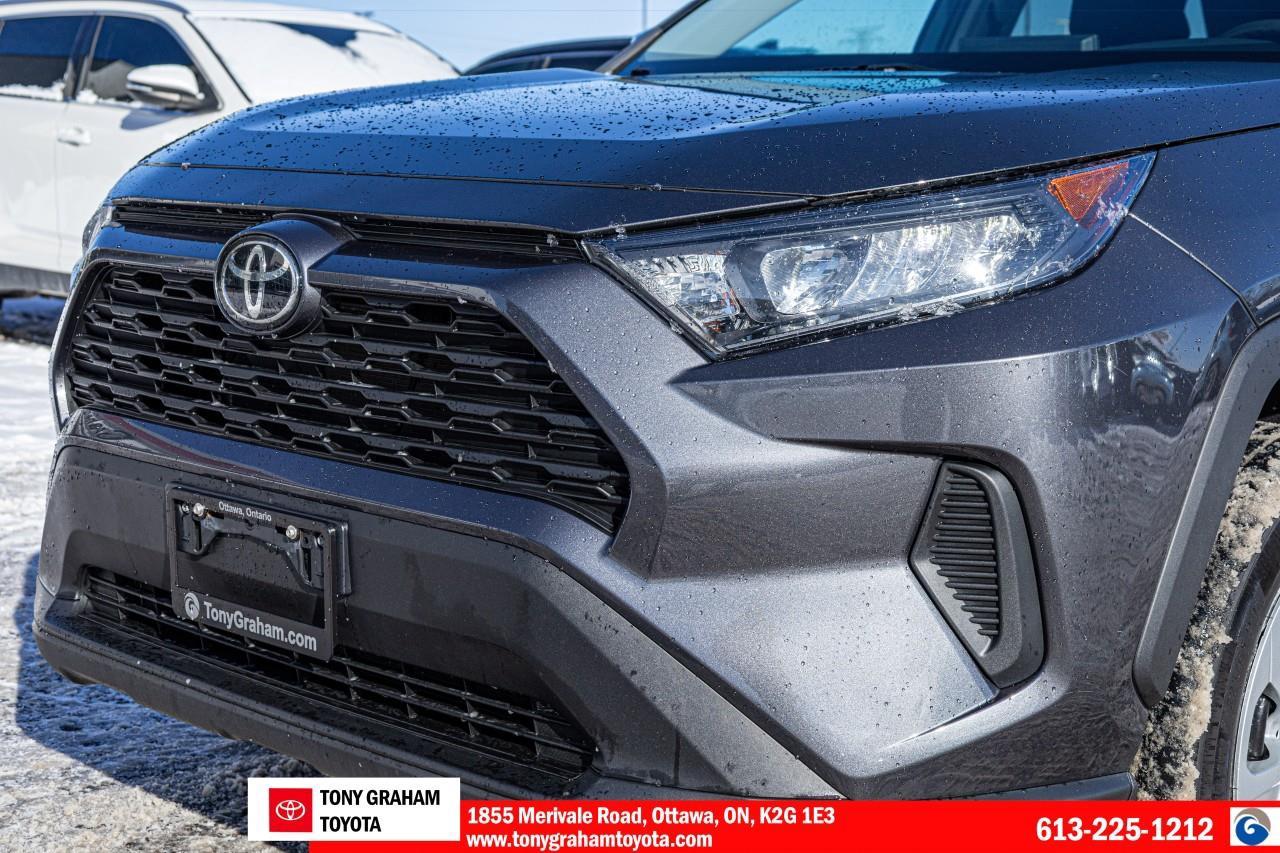 2022 Toyota RAV4 LE Photo