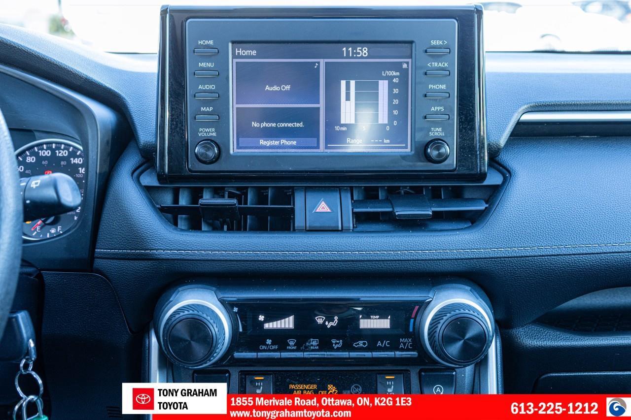 2022 Toyota RAV4 LE Photo