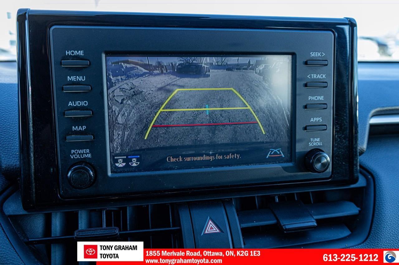 2022 Toyota RAV4 LE Photo