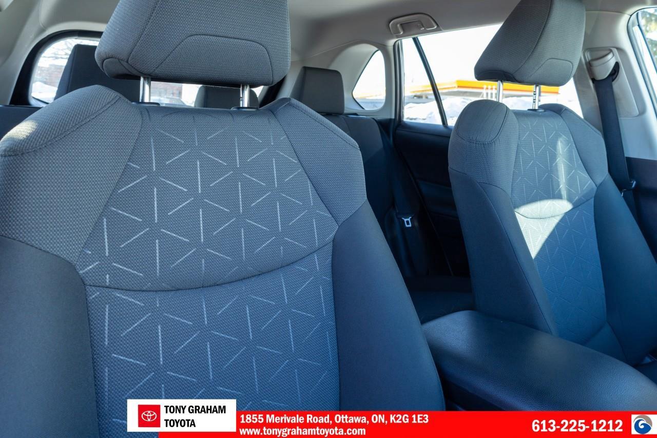 2022 Toyota RAV4 LE Photo