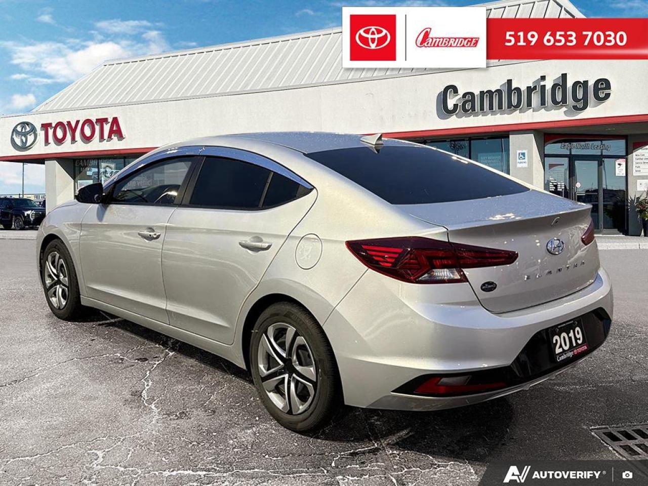 2019 Hyundai Elantra Preferred Photo3