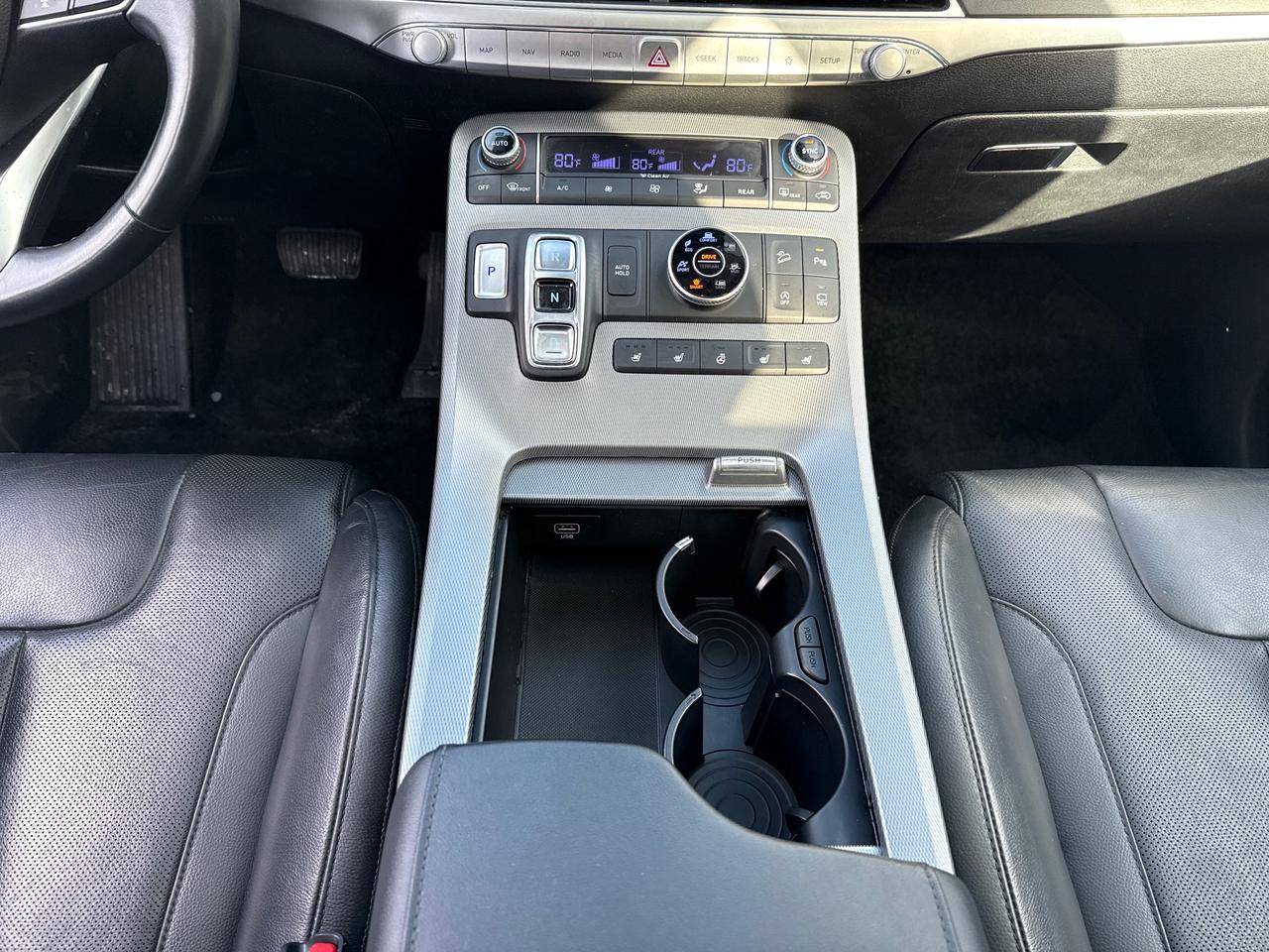 2020 Hyundai PALISADE Luxury 8 Passenger Photo