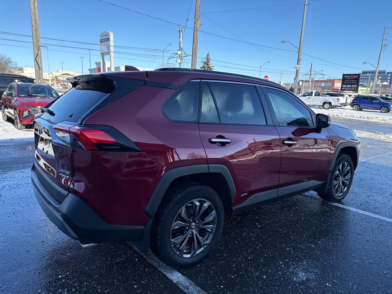 2023 Toyota RAV4 Hybrid Limited Photo4